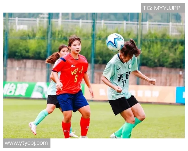 足球明星穿球鞋的时尚魅力女生必看精彩瞬间分享